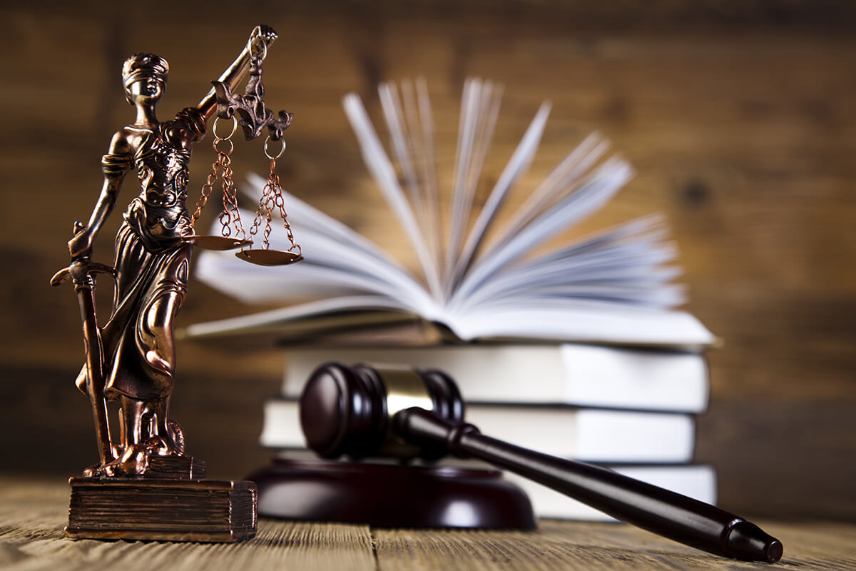 Прекращение уголовного дела по ст.318 УК РФ - применение насилия в отношении представителя власти